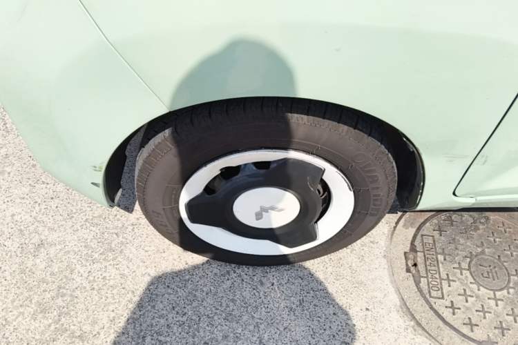 Used Wuling Hongguang MINIEV 2021 Macaron Premium Model – Lithium-NMC Left Front Wheel Hub