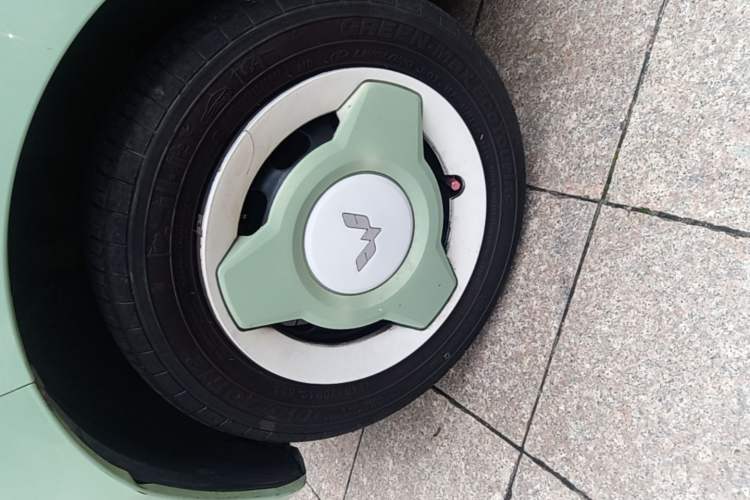 Used Wuling Hongguang MINIEV 2021 Macaron Fashion Model Lithium Iron Phosphate Left Front Wheel Hub