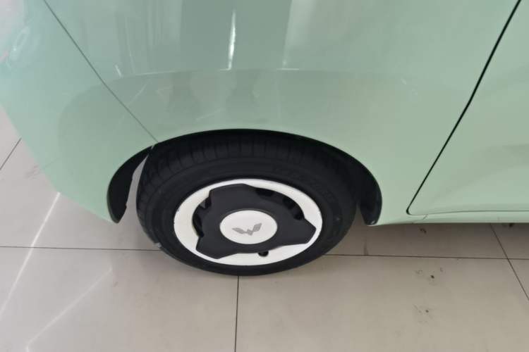 Used Wuling Hongguang MINIEV 2021 Macaron Premium Model – Lithium Iron Phosphate Left Front Wheel Hub