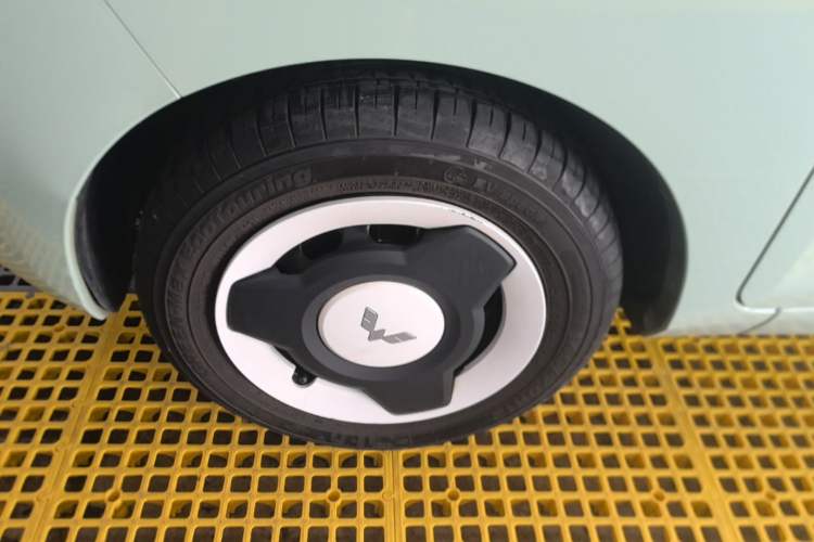 Used Wuling Hongguang MINIEV 2021 Macaron Premium Model – Lithium-NMC Left Front Wheel Hub