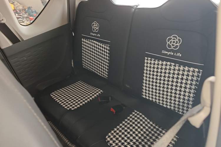 Used Wuling Hongguang MINIEV 2021 Macaron Fashion Model Lithium Iron Phosphate Left Rear Seat