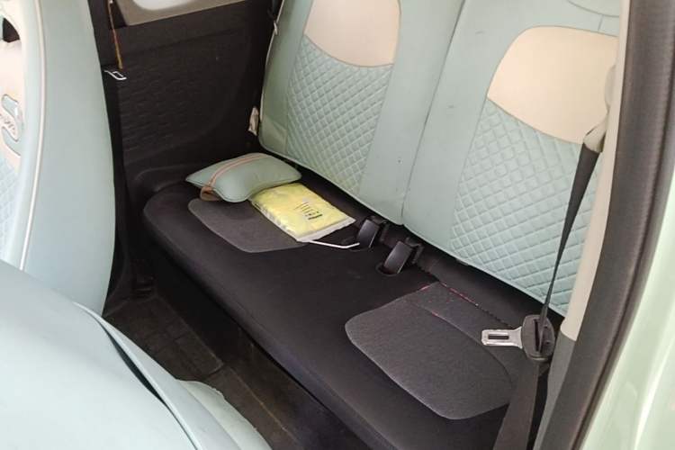 Used Wuling Hongguang MINIEV 2021 Macaron Fashion Model Lithium Iron Phosphate Left Rear Seat