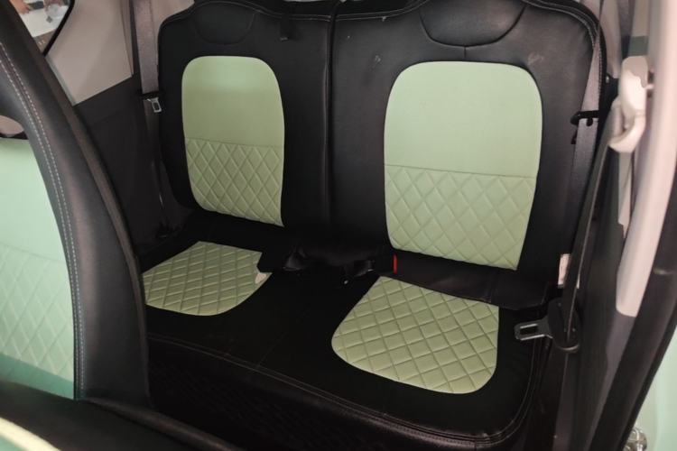 Used Wuling Hongguang MINIEV 2021 Macaron Sandwich Model 120 km Lithium Iron Phosphate Left Rear Seat