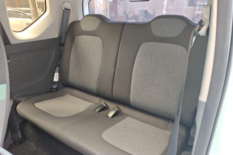 Used Wuling Hongguang MINIEV 2021 Macaron Premium Model – Lithium-NMC Left Rear Seat