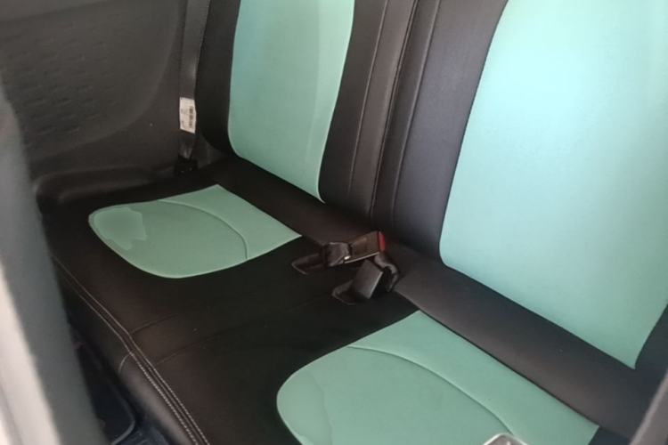 Used Wuling Hongguang MINIEV 2021 Macaron Sandwich Model 170 km Lithium Iron Phosphate Left Rear Seat