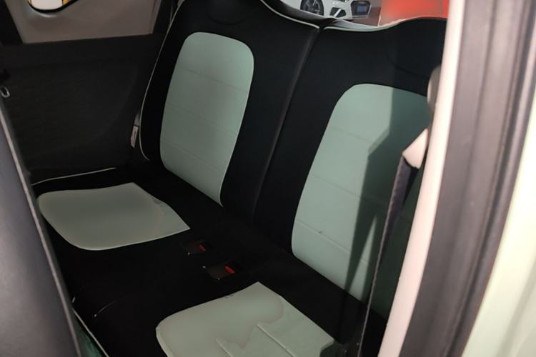Used Wuling Hongguang MINIEV 2021 Macaron Sandwich Model 170 km Lithium Iron Phosphate Left Rear Seat