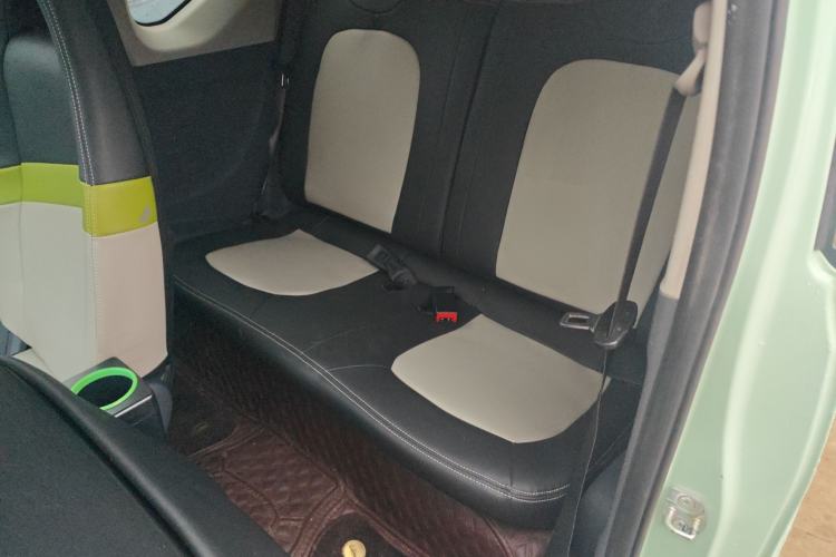 Used Wuling Hongguang MINIEV 2021 Macaron Sandwich Model 120 km Lithium Iron Phosphate Left Rear Seat