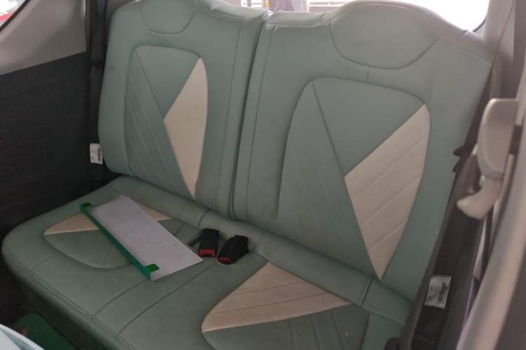 Used Wuling Hongguang MINIEV 2021 Macaron Fashion Edition Lithium-Ion Battery Left Rear Seat
