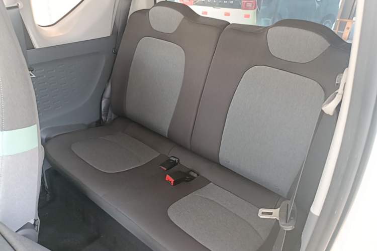 Used Wuling Hongguang MINIEV 2021 Macaron Fashion Model Lithium Iron Phosphate Left Rear Seat