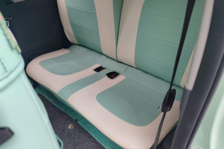Used Wuling Hongguang MINIEV 2021 Macaron Fashion Model Lithium Iron Phosphate Left Rear Seat