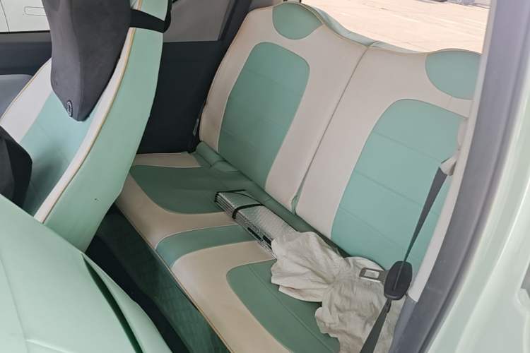 Used Wuling Hongguang MINIEV 2021 Macaron Fashion Model Lithium Iron Phosphate Left Rear Seat