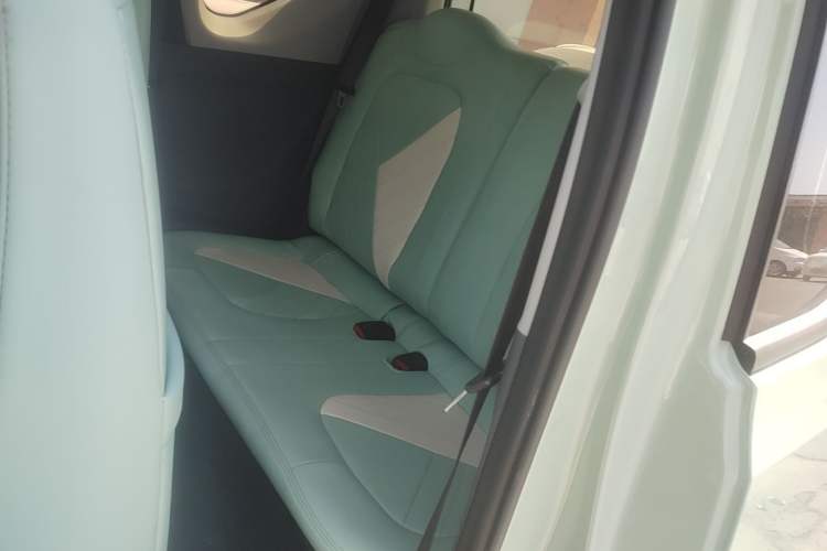 Used Wuling Hongguang MINIEV 2021 Macaron Premium Model – Lithium-NMC Left Rear Seat