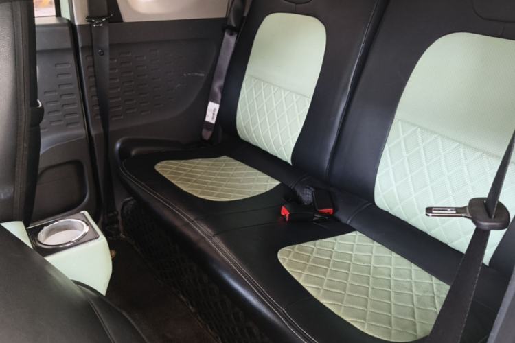 Used Wuling Hongguang MINIEV 2021 Macaron Sandwich Model 170 km Lithium Iron Phosphate Left Rear Seat