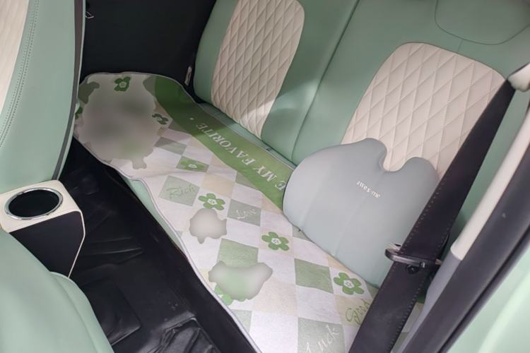 Used Wuling Hongguang MINIEV 2021 Macaron Sandwich Model 120 km Lithium Iron Phosphate Left Rear Seat