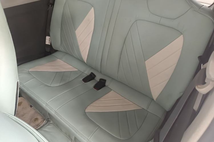 Used Wuling Hongguang MINIEV 2021 Macaron Sandwich Model 170 km Lithium Iron Phosphate Left Rear Seat