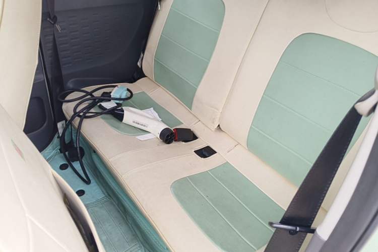 Used Wuling Hongguang MINIEV 2021 Macaron Fashion Model Lithium Iron Phosphate Left Rear Seat