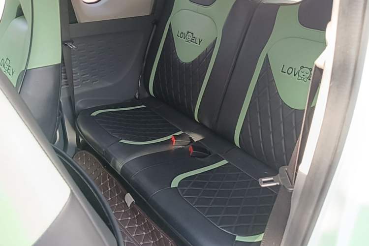 Used Wuling Hongguang MINIEV 2021 Macaron Fashion Model Lithium Iron Phosphate Left Rear Seat