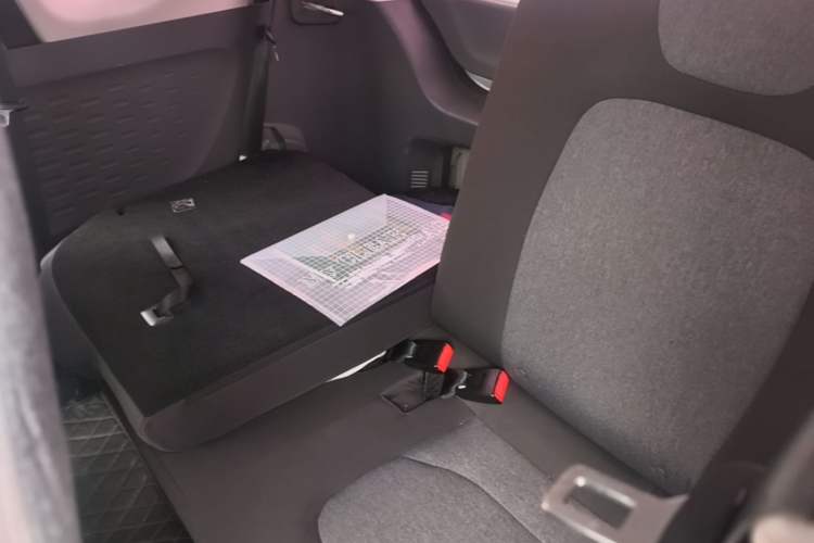 Used Wuling Hongguang MINIEV 2021 Macaron Premium Model – Lithium Iron Phosphate Left Rear Seat