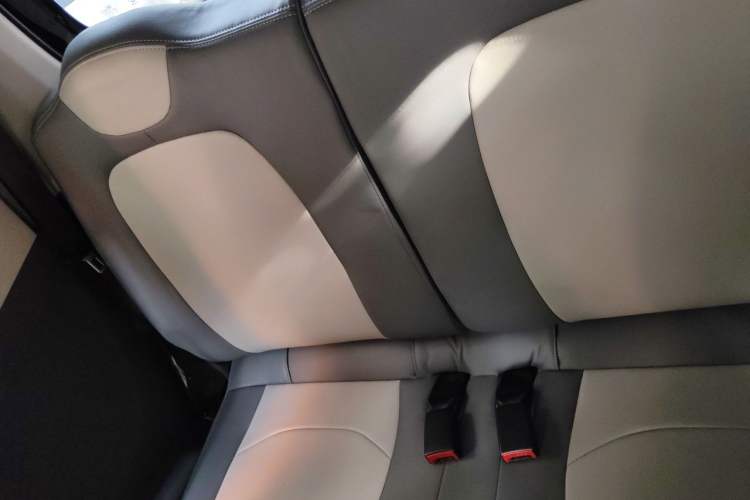 Used Wuling Hongguang MINIEV 2021 Macaron Premium Model – Lithium Iron Phosphate Left Rear Seat