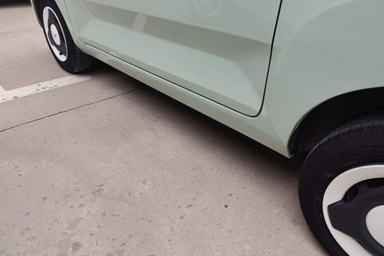 Used Wuling Hongguang MINIEV 2021 Macaron Premium Model – Lithium Iron Phosphate Left Side Sill