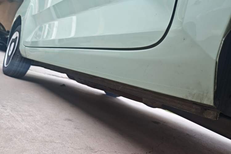 Used Wuling Hongguang MINIEV 2021 Macaron Premium Model – Lithium Iron Phosphate Left Side Sill