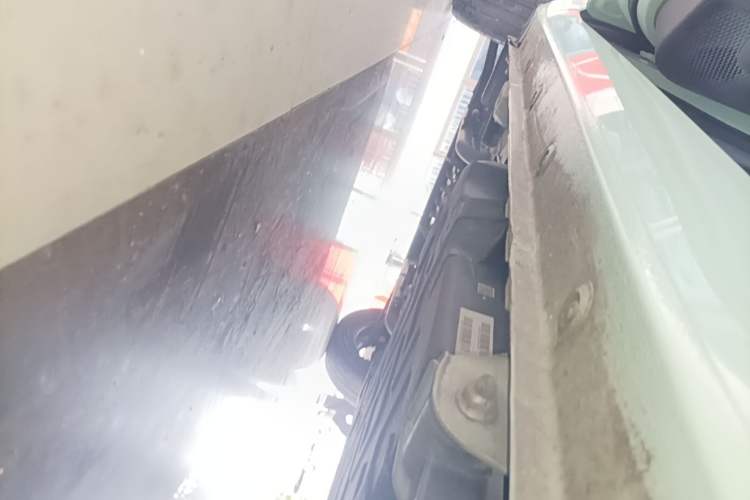 Used Wuling Hongguang MINIEV 2021 Macaron Sandwich Model 170 km Lithium Iron Phosphate Left Side Sill