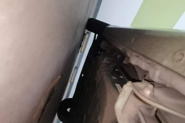Used Wuling Hongguang MINIEV 2021 Macaron Sandwich Model 170 km Lithium Iron Phosphate Left Side Sill