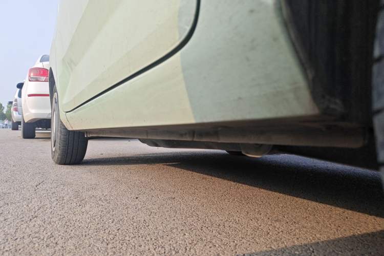 Used Wuling Hongguang MINIEV 2021 Macaron Sandwich Model 170 km Lithium Iron Phosphate Left Side Sill