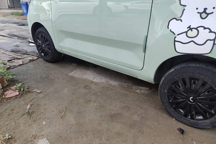 Used Wuling Hongguang MINIEV 2021 Macaron Fashion Model Lithium Iron Phosphate Left Side Sill