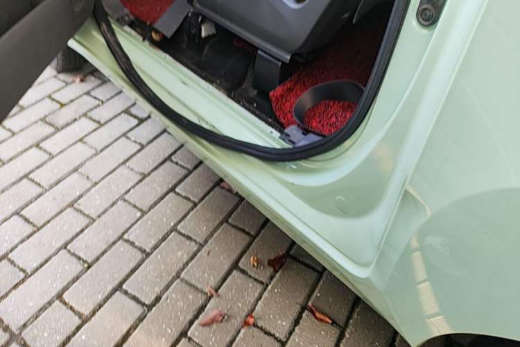 Used Wuling Hongguang MINIEV 2021 Macaron Premium Model – Lithium Iron Phosphate Left Side Sill
