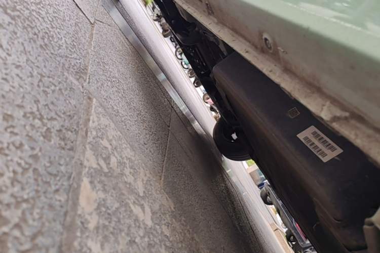 Used Wuling Hongguang MINIEV 2021 Macaron Sandwich Model 120 km Lithium Iron Phosphate Left Side Sill