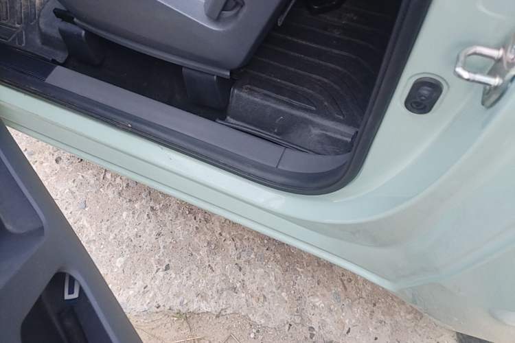 Used Wuling Hongguang MINIEV 2021 Macaron Fashion Model Lithium Iron Phosphate Left Side Sill
