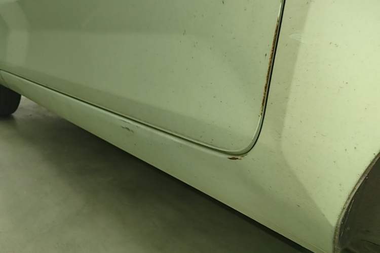 Used Wuling Hongguang MINIEV 2021 Macaron Premium Model – Lithium-NMC Left Side Sill