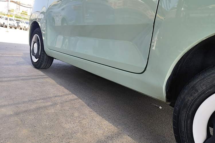 Used Wuling Hongguang MINIEV 2021 Macaron Fashion Model Lithium Iron Phosphate Left Side Sill