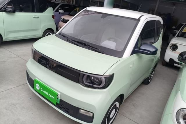Ojetý Wuling Hongguang MINIEV 2021 Macaron Premium Model – Lithium Iron Phosphate