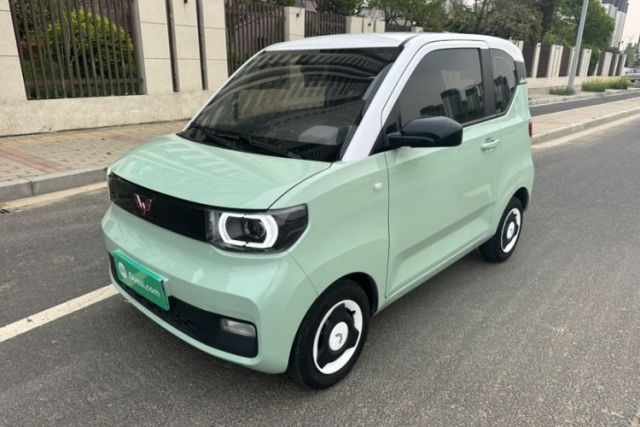 Ojetý Wuling Hongguang MINIEV 2021 Macaron Premium Model – Lithium Iron Phosphate