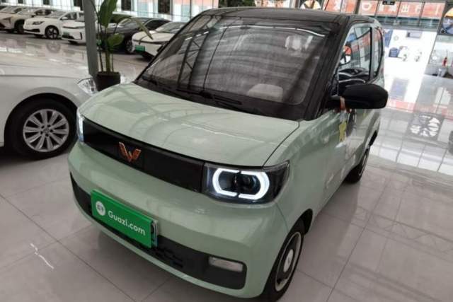 Ojetý Wuling Hongguang MINIEV 2021 Macaron Fashion Model Lithium Iron Phosphate