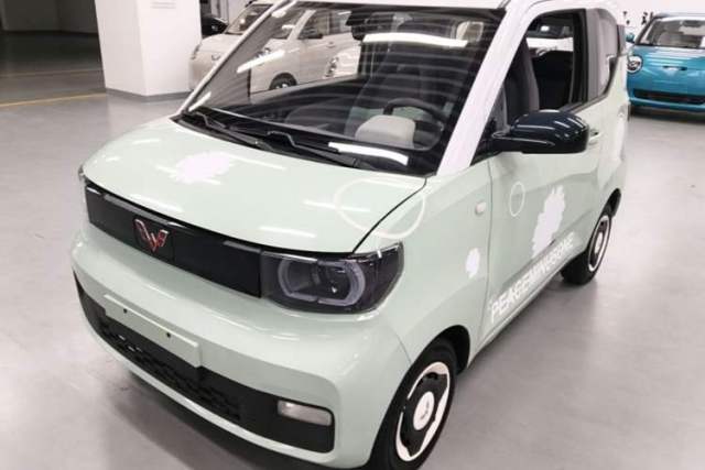 Ojetý Wuling Hongguang MINIEV 2021 Macaron Premium Model – Lithium Iron Phosphate