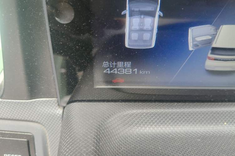 Used Wuling Hongguang MINIEV 2021 Macaron Premium Model – Lithium Iron Phosphate Odometer Close Up