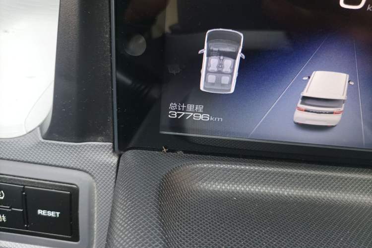 Used Wuling Hongguang MINIEV 2021 Macaron Premium Model – Lithium Iron Phosphate Odometer Close Up