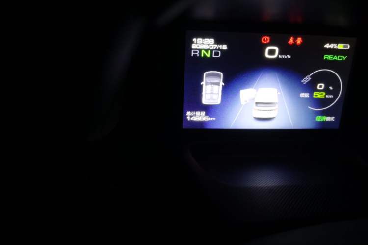 Used Wuling Hongguang MINIEV 2021 Macaron Fashion Model Lithium Iron Phosphate Odometer Close Up