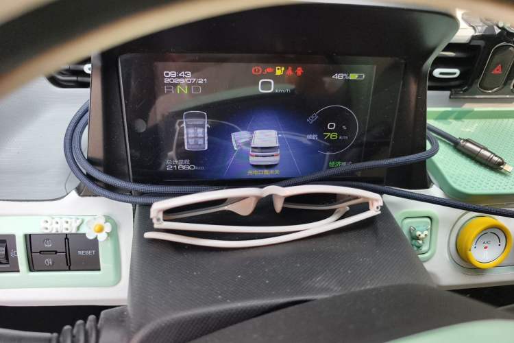 Used Wuling Hongguang MINIEV 2021 Macaron Premium Model – Lithium-NMC Odometer Close Up