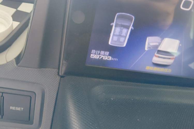 Used Wuling Hongguang MINIEV 2021 Macaron Premium Model – Lithium Iron Phosphate Odometer Close Up