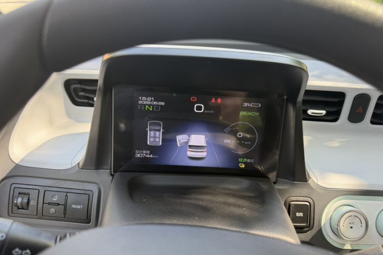 Used Wuling Hongguang MINIEV 2021 Macaron Fashion Model Lithium Iron Phosphate Odometer Close Up