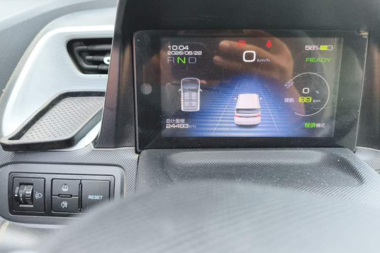 Used Wuling Hongguang MINIEV 2021 Macaron Fashion Model Lithium Iron Phosphate Odometer Close Up
