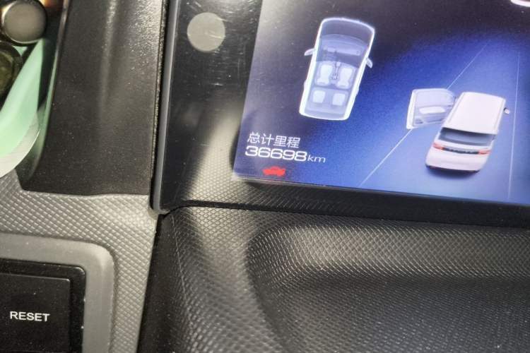 Used Wuling Hongguang MINIEV 2021 Macaron Premium Model – Lithium-NMC Odometer Close Up