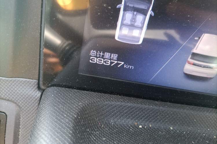 Used Wuling Hongguang MINIEV 2021 Macaron Premium Model – Lithium Iron Phosphate Odometer Close Up