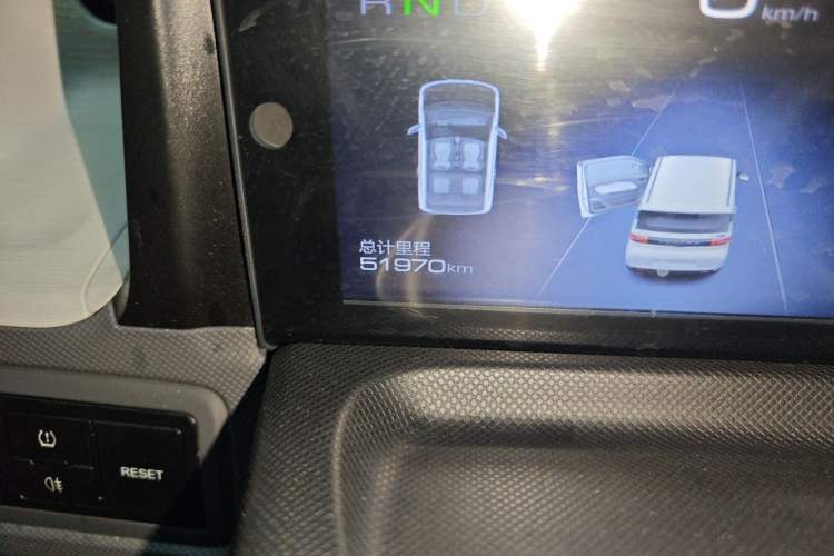 Used Wuling Hongguang MINIEV 2021 Macaron Fashion Model Lithium Iron Phosphate Odometer Close Up