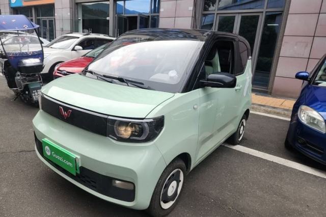 Ojetý Wuling Hongguang MINIEV 2021 Macaron Premium Model – Lithium-NMC