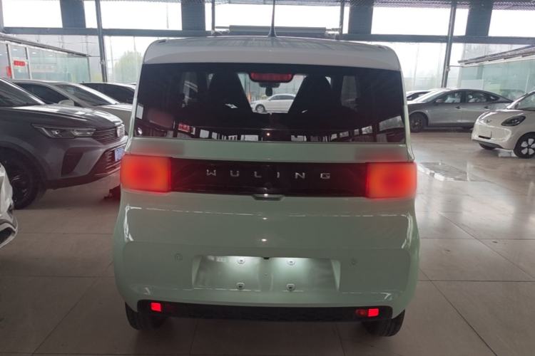 Used Wuling Hongguang MINIEV 2021 Macaron Sandwich Model 120 km Lithium Iron Phosphate Rear